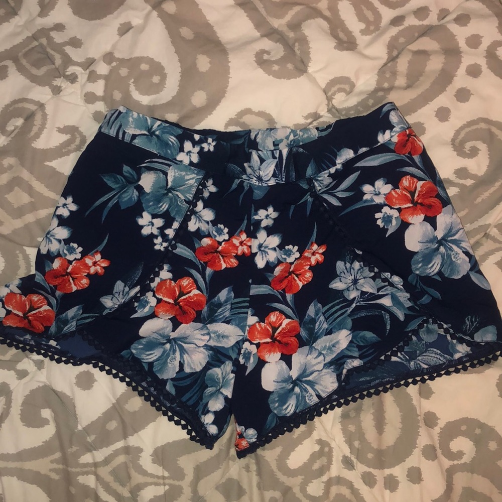 Floral polyester shorts